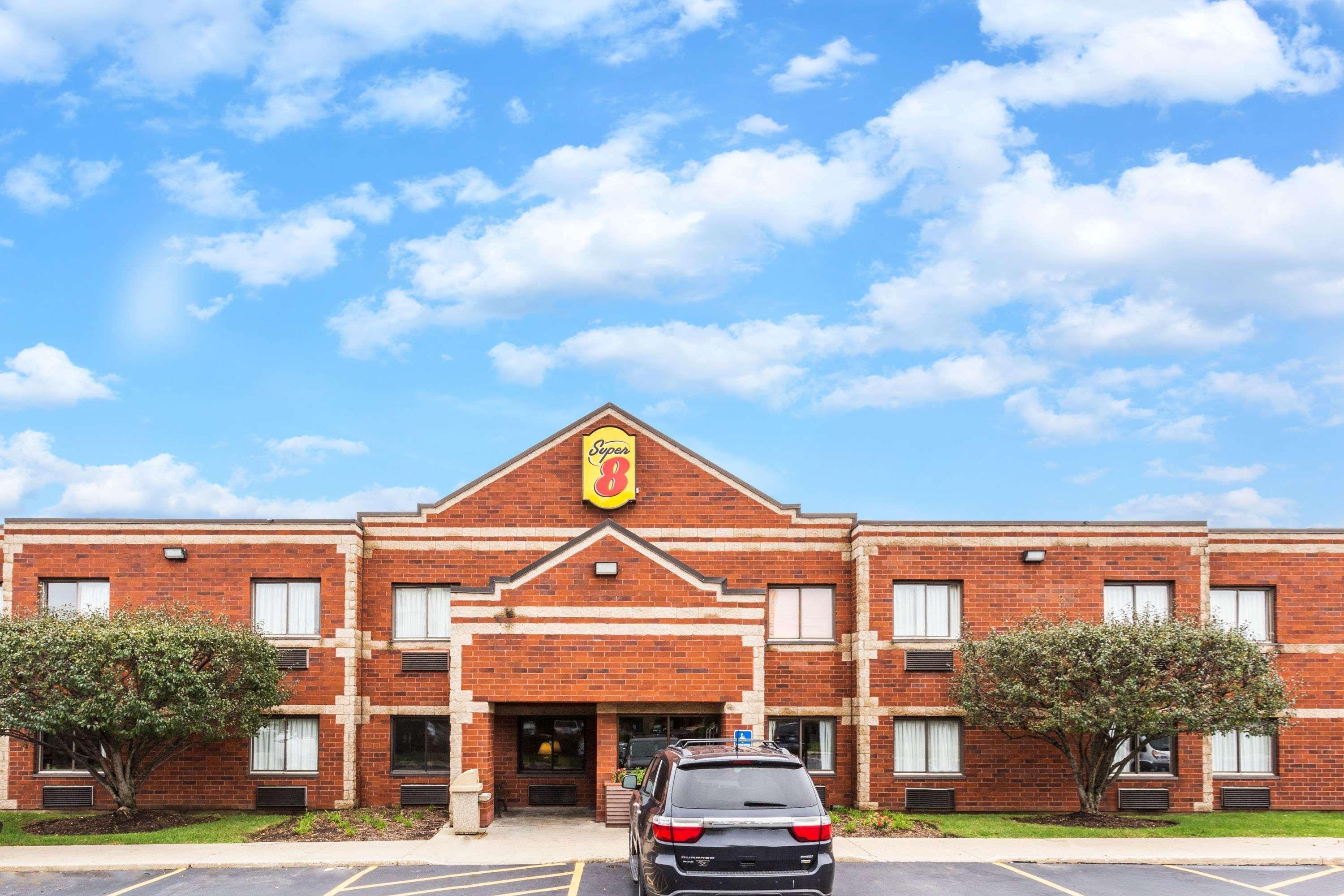 Super 8 By Wyndham Elgin Hotell Exteriör bild