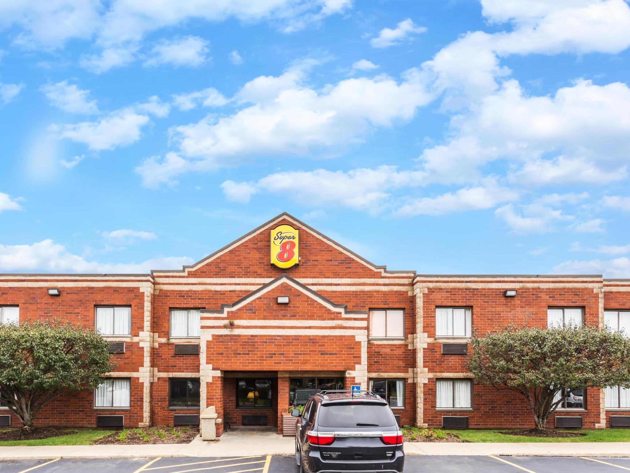 Super 8 By Wyndham Elgin Hotell Exteriör bild